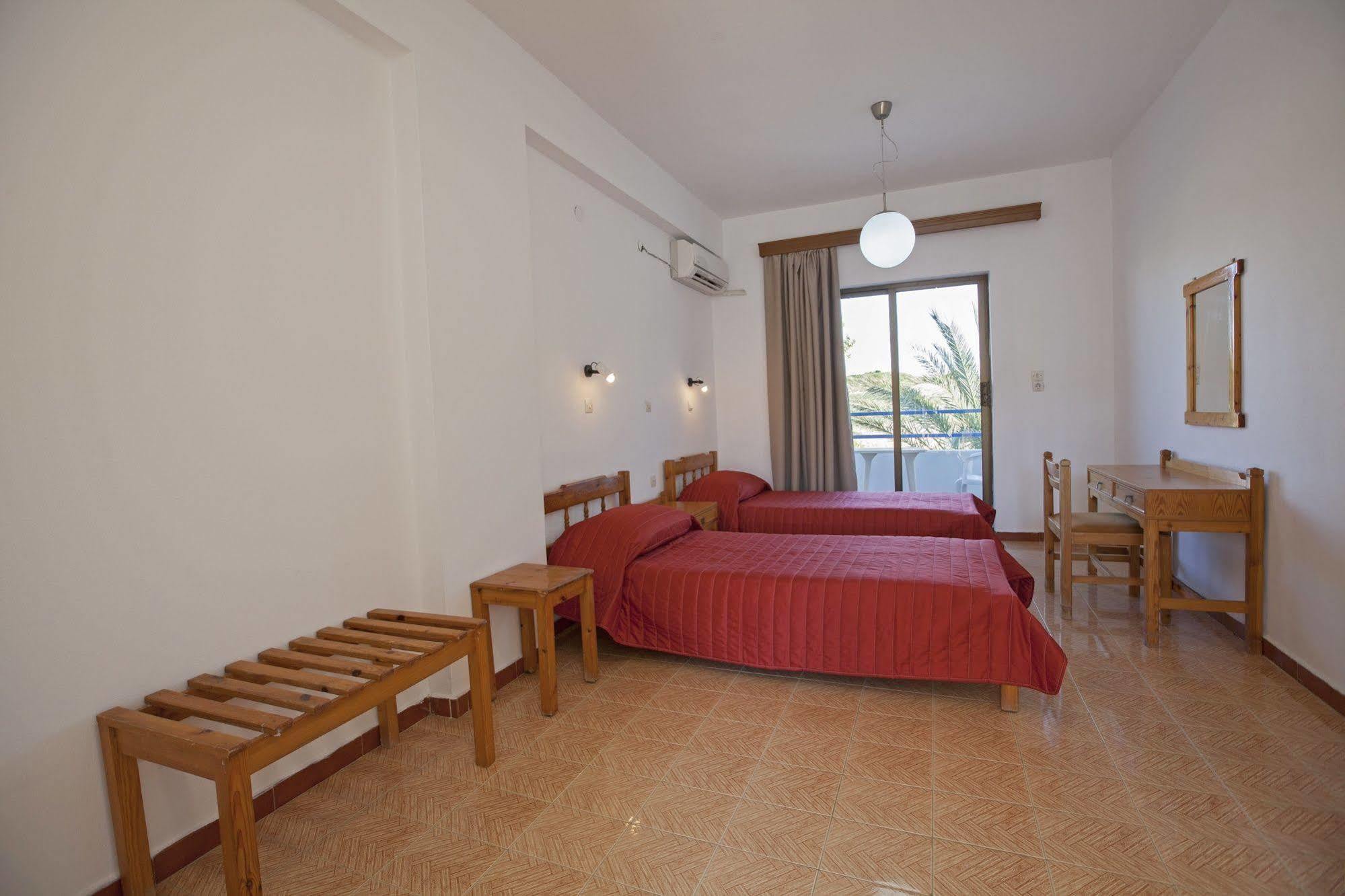 פליראקי Moscha Hotel מראה חיצוני תמונה