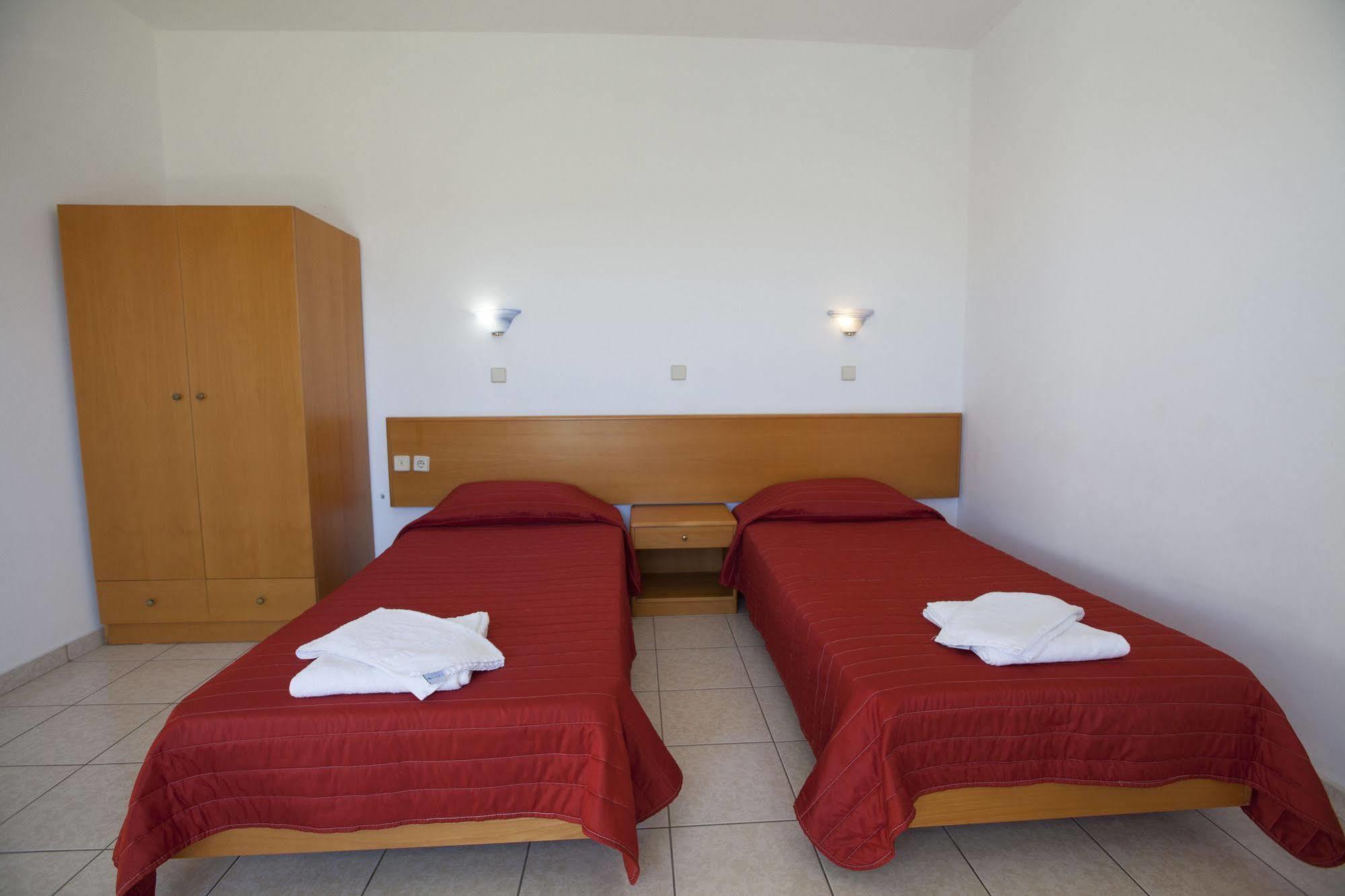 פליראקי Moscha Hotel מראה חיצוני תמונה